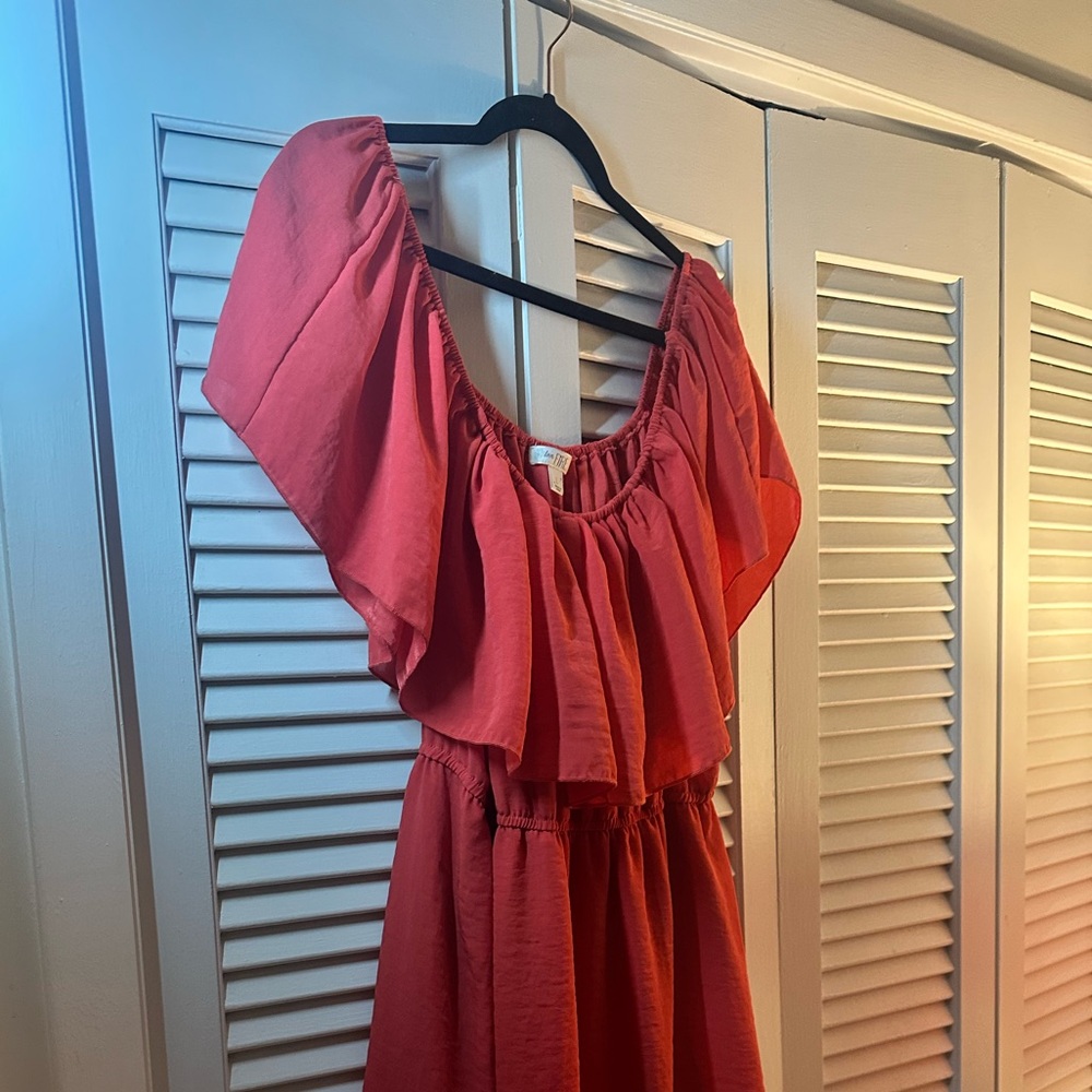 Off Shoulder Red Dress - Picture 6 of 7